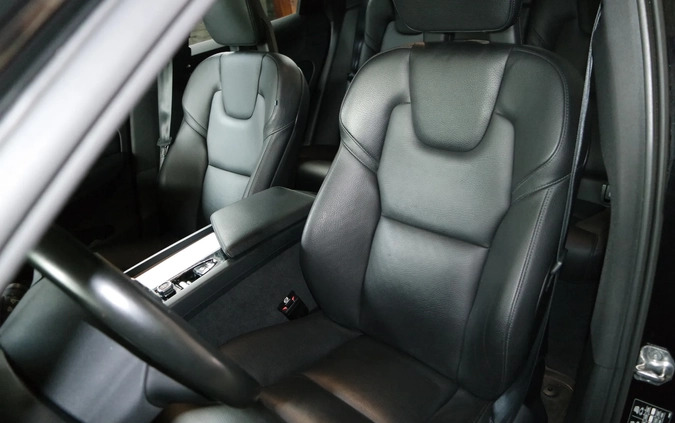 Volvo XC 60 cena 154000 przebieg: 77000, rok produkcji 2018 z Sosnowiec małe 781